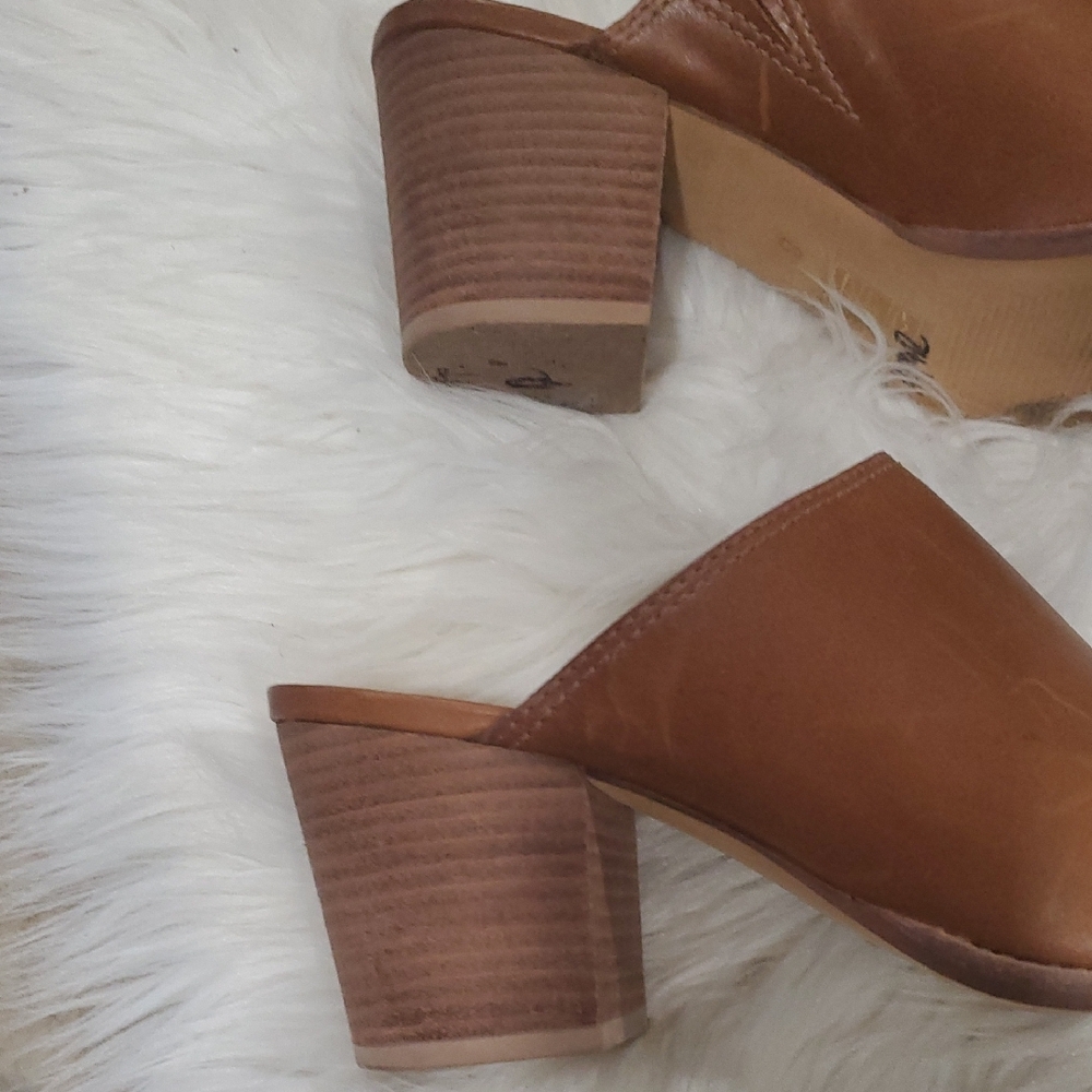 Madewell Classic Brown Leather  Slip-On Loafers - Picture 4 of 13